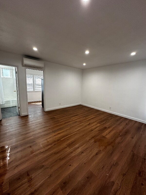 Foto del edificio - 323 N Chevy Chase Dr