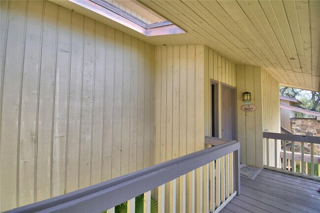 Foto del edificio - 5027 Sherwood Ln