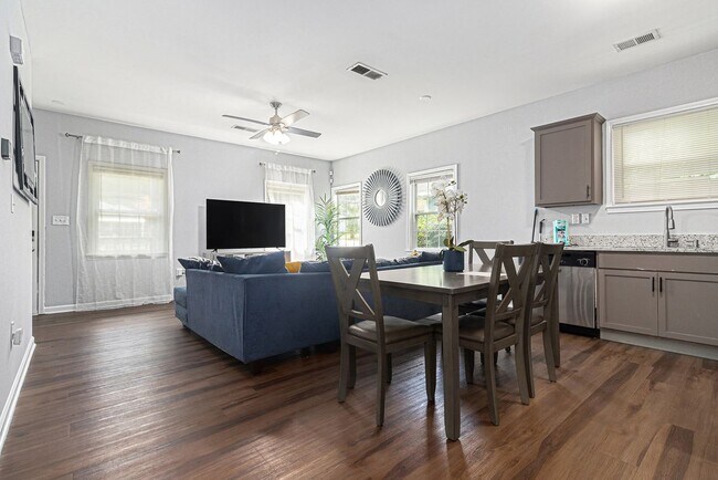 Foto del edificio - 1141 Moton Ave SW