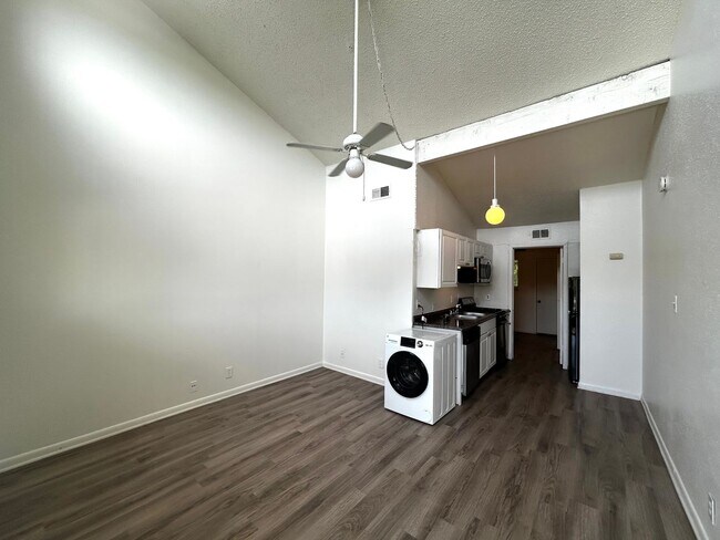 Foto del edificio - 1010 W 23rd St