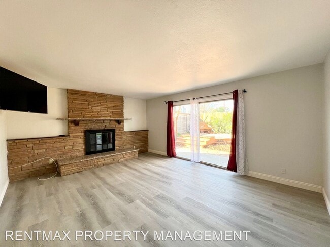 Foto del edificio - 4 br, 3 bath House - 220 MILINANE DR