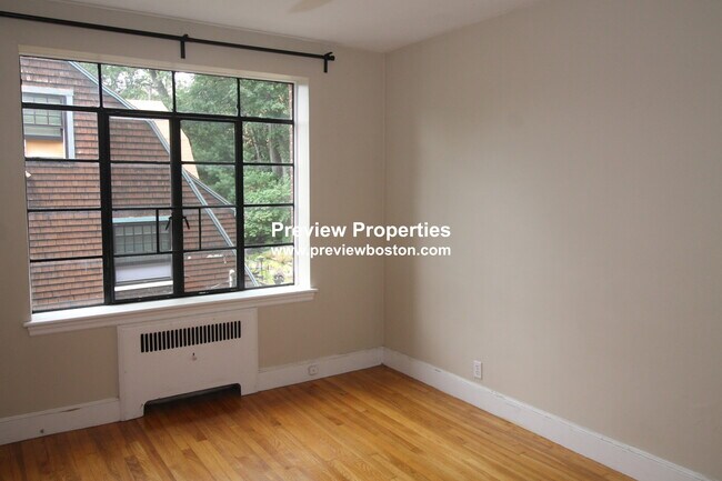 Building Photo - 97 Strathmore Rd