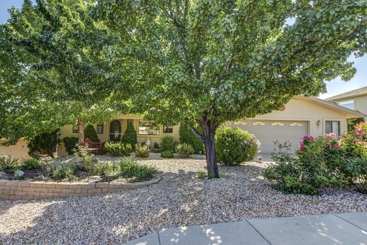 Foto principal - 1731 Tatum Pl