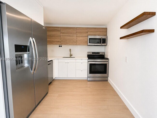 Foto del edificio - 1631 NE 114th St