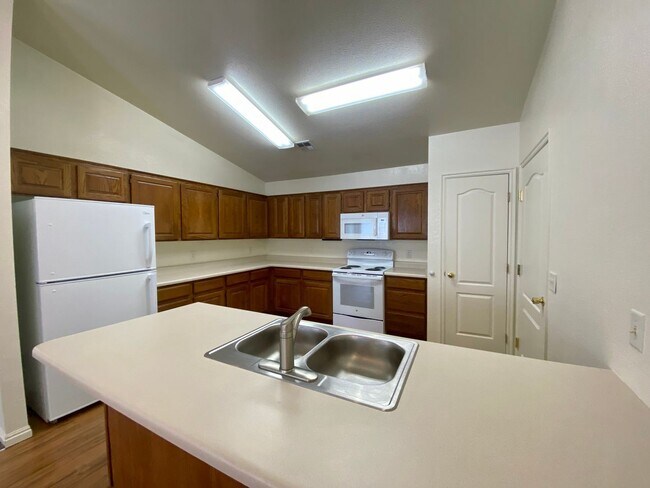 Building Photo - 3 br, 2 bath House - 136 S 1930 W