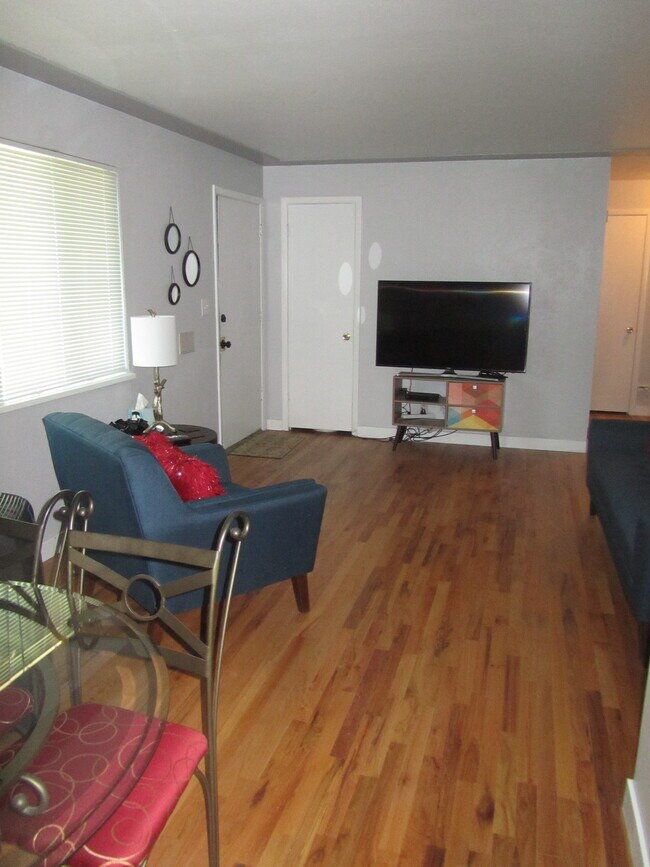 Sala de estar - 2313 Peoria St