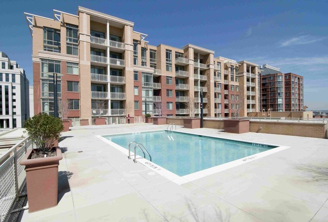 Building Photo - The Palatine Apartments