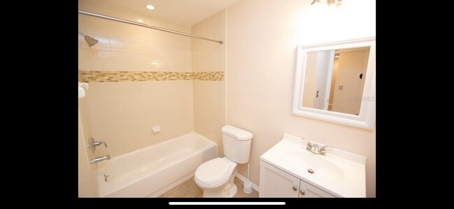 Foto del edificio - 12293 Sailwinds Blvd N