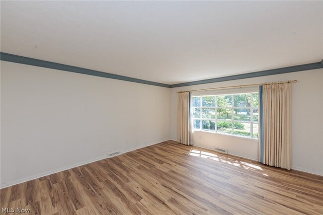 Building Photo - 33403 Cromwell Dr