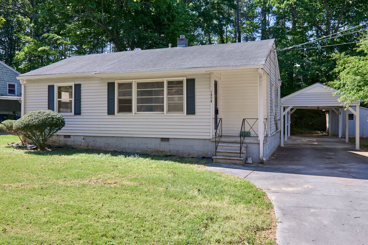 Stylish 3BR/1BA Home with Yard Near BeltLine & City Access - Stylish 3BR/1BA Home with Yard Near BeltLine & City Access
