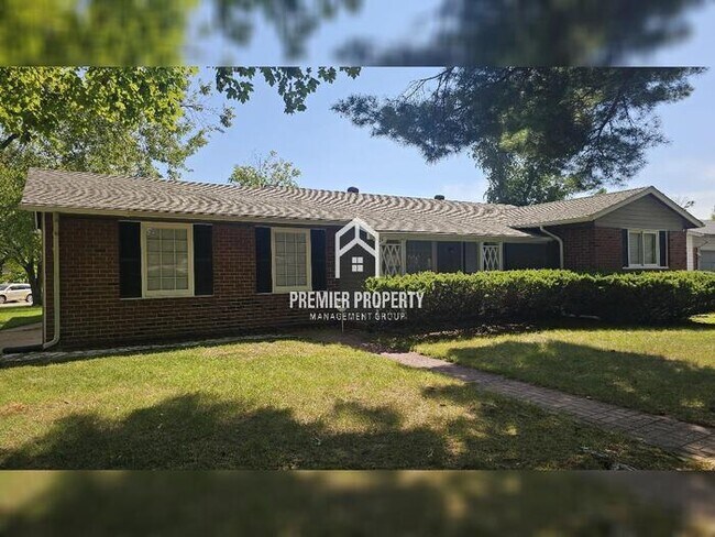 Foto del edificio - 2180 Canterbury Dr