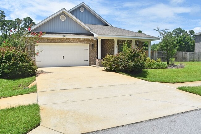 Building Photo - Almost New Four Bedroom in Marina Village