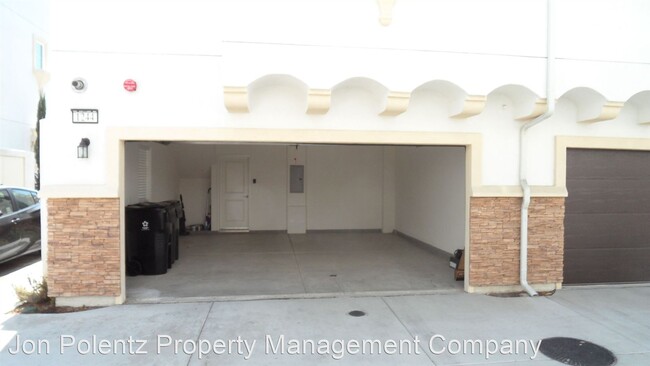 Building Photo - 2 br, 2.5 bath House - 1244 S. Macduff St.
