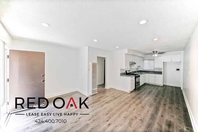 Foto del edificio - ~2 Weeks FREE~ Sunlit Two Bedroom Walk-Up ...