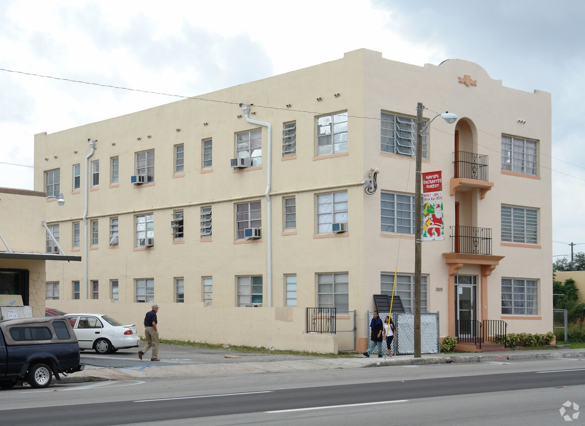 Building Photo - 1920 SW 1st St