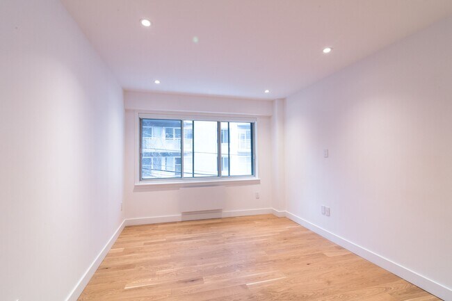 Photo du bâtiment - 3455 Rue Aylmer