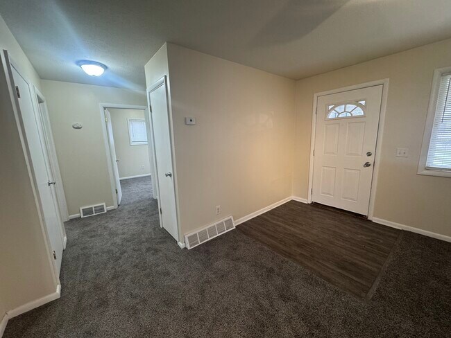 Foto del edificio - 1325 Vermont Pl NE