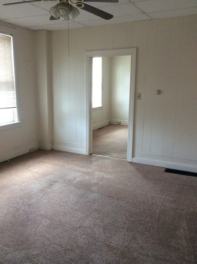 Building Photo - Available Now!-Video in Pictures! 1st Floo...