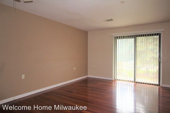 Building Photo - 9108 N Park Plaza Ct