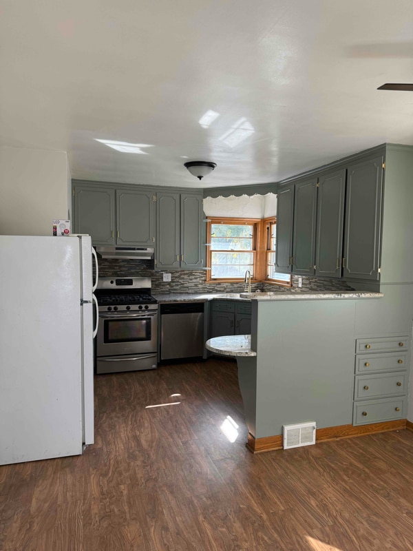 Building Photo - 2072 Mohawk Ave