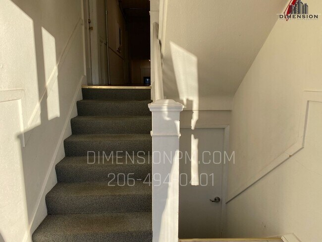 Interior Photo - 2331 Rockefeller Ave