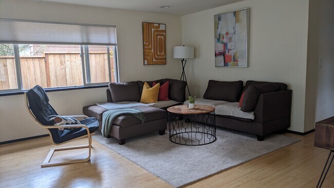 Foto del edificio - 1524 NE Junior St