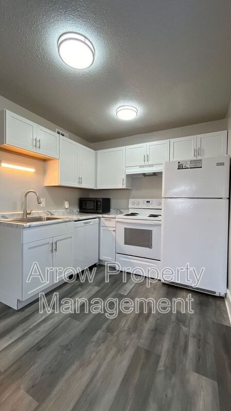 Building Photo - 321 Chestnut St