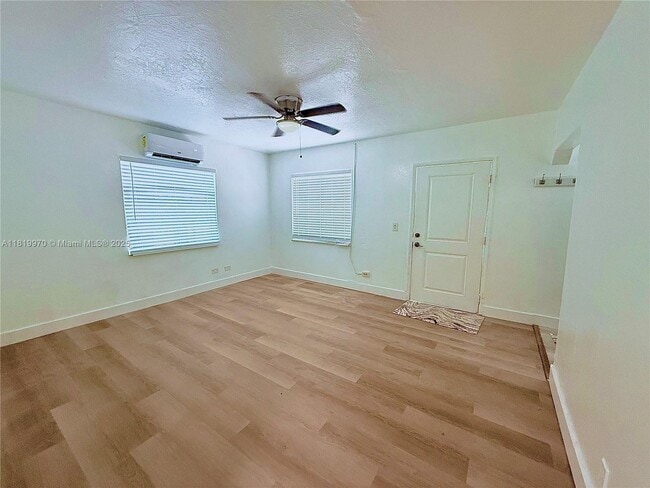 Foto del edificio - 6701 NE Miami Pl