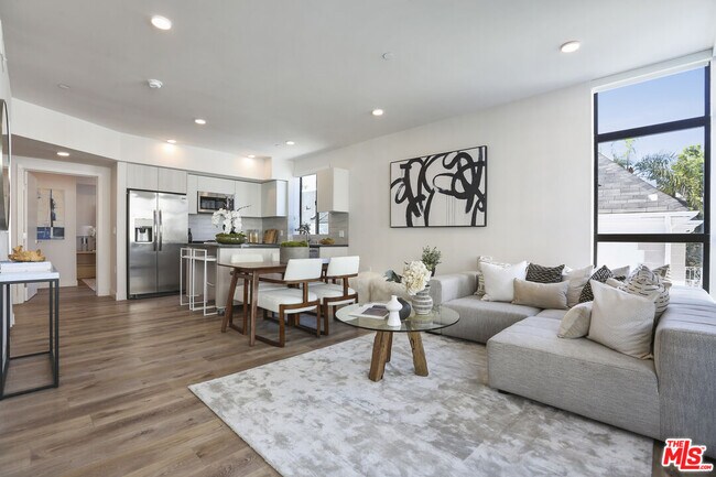 Foto del edificio - 740 Ridgeley Dr