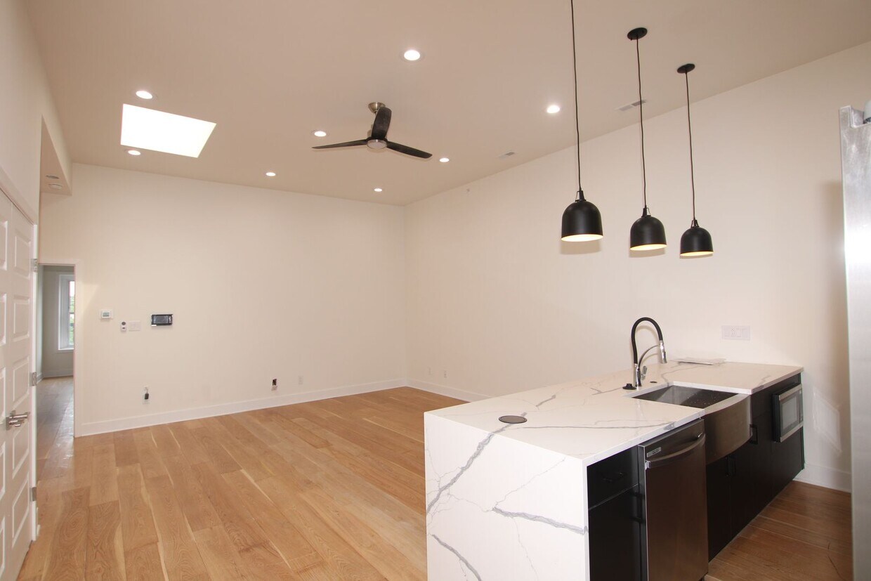 Foto principal - Newly renovated 2 bed with 2 offices apart...