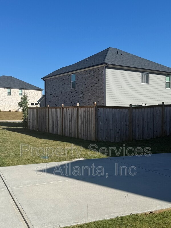 Building Photo - 6900 Newcastle Ct