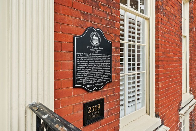 Building Photo - The Ainslie House