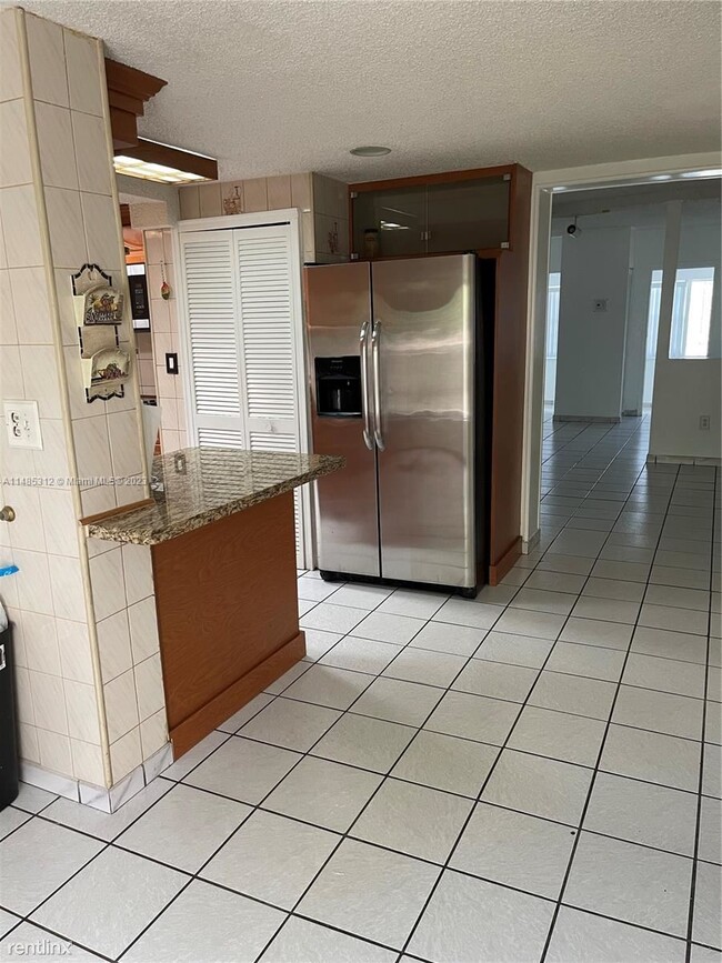 Building Photo - 2 br, 2 bath House - 4330 SW 2nd St