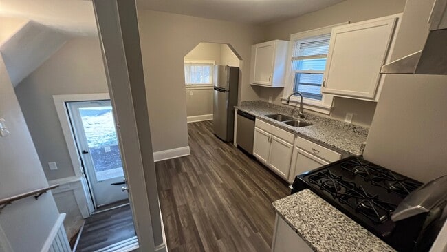 Foto del edificio - 592 Sanford Ave