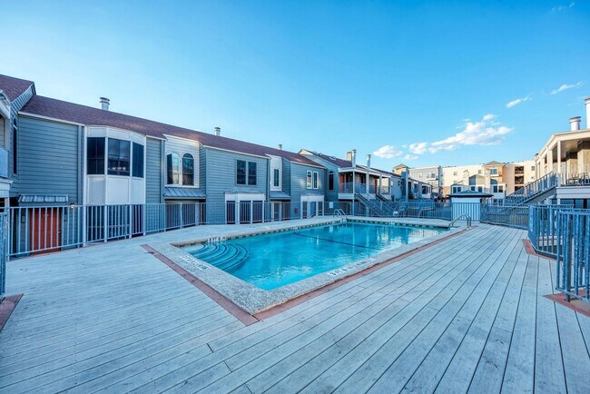 Building Photo - ORANGE TREE 61