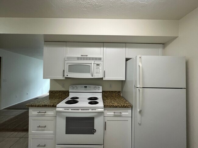 Building Photo - 4770 S Bonair St
