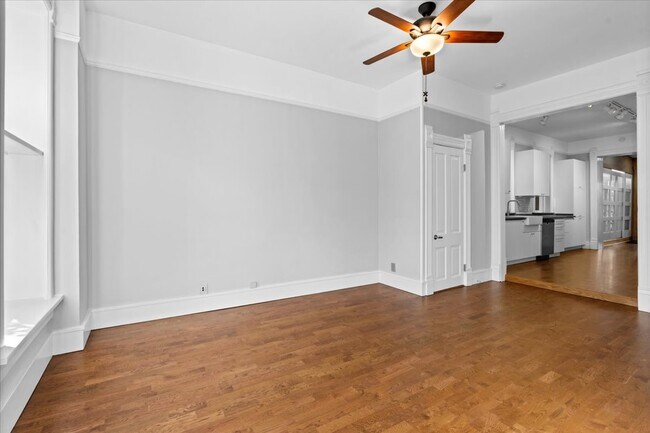 Foto del edificio - 1102 N Wolcott Ave