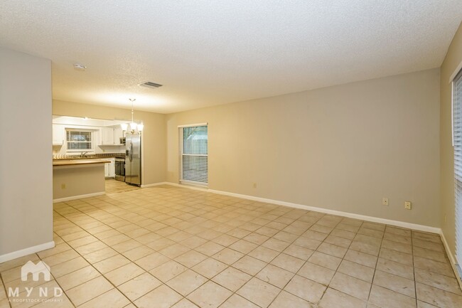 Foto del edificio - 14701 Laurel Lake Ln
