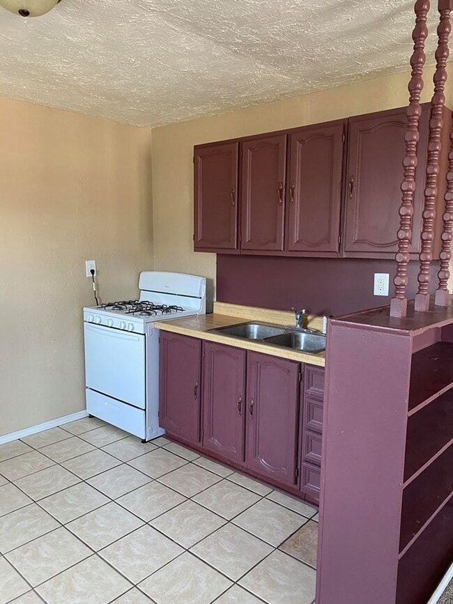 Building Photo - Harrison Properties