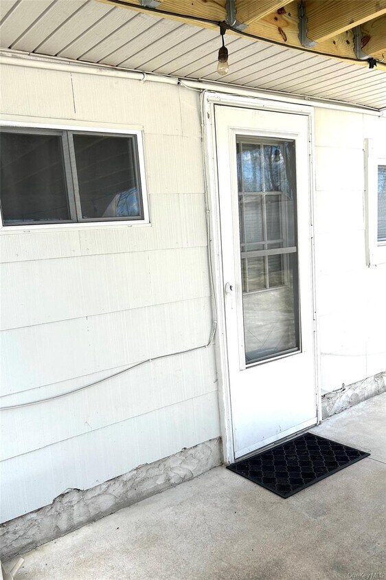 Foto del edificio - 892 Pine Ave