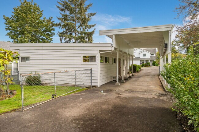 Foto del edificio - 13753 45th Ave S