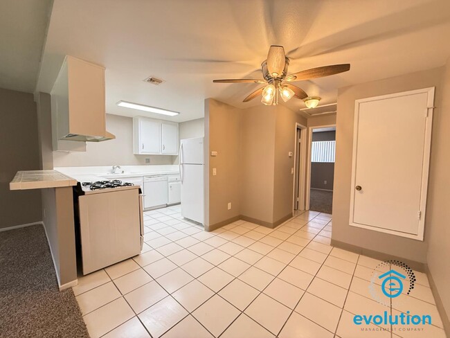 Building Photo - 332 Compton St