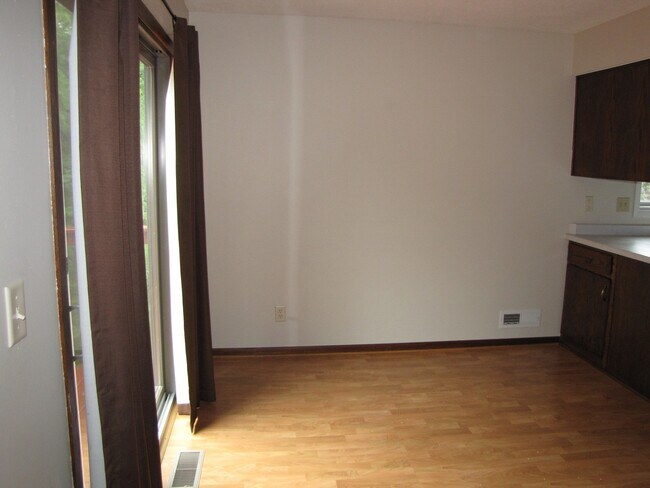 Foto del edificio - Great location *4Bed*2Bath home in Cottage Grove. Avail NOW.