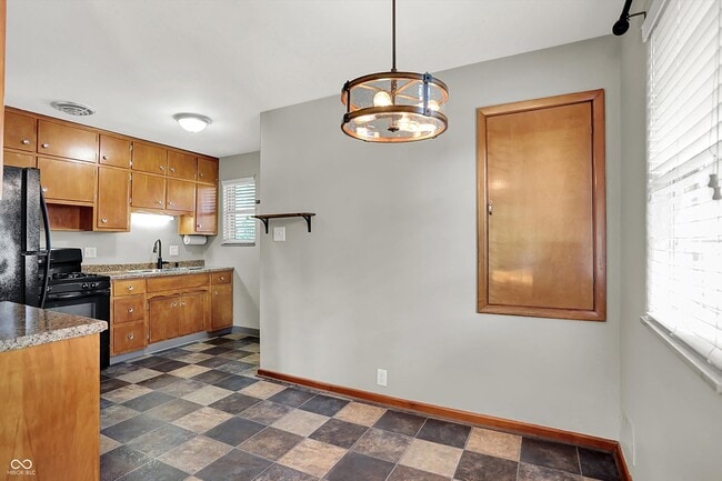 Building Photo - 1213 N Lesley Ave