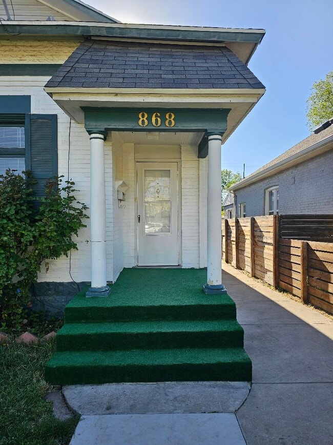 Building Photo - 868 S 400 E