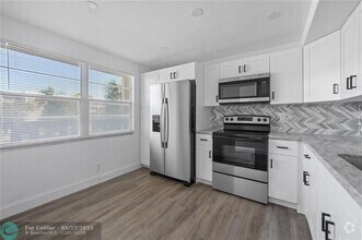 Building Photo - 2202 Lucaya Bend