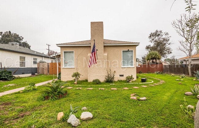 Building Photo - 2 Bedroom/1 Bath Home - $1795 Per Month!