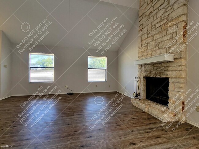 Foto del edificio - 2 br, 2 bath Duplex - 1758 Horseshoe Cir