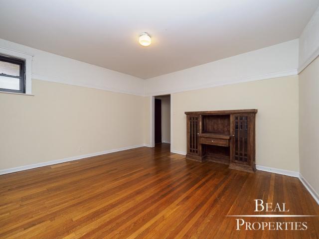 Foto del edificio - 0 bedroom in CHICAGO IL 60657