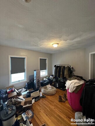Building Photo - 73 Almont St